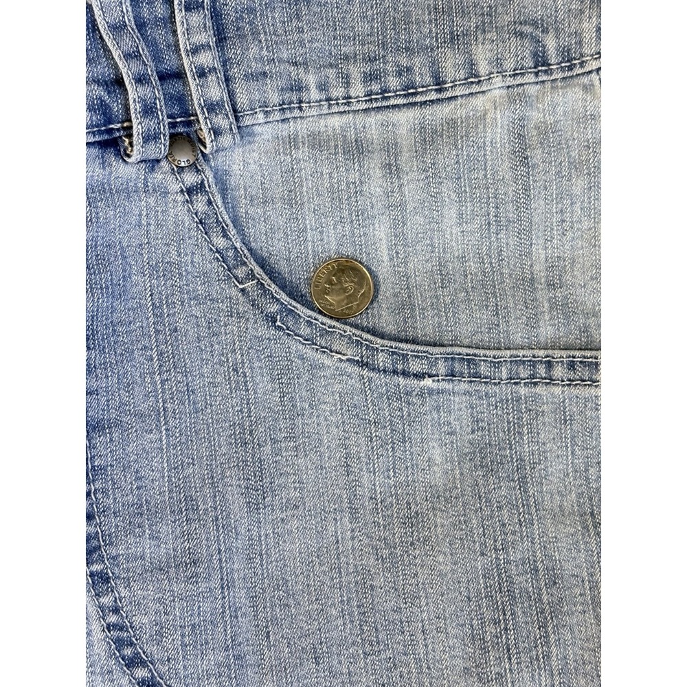 Cropped Denim Capris Embroidered Floral Hem Womens Plus Sz 18W Gloria Vanderbilt - Picture 12 of 13